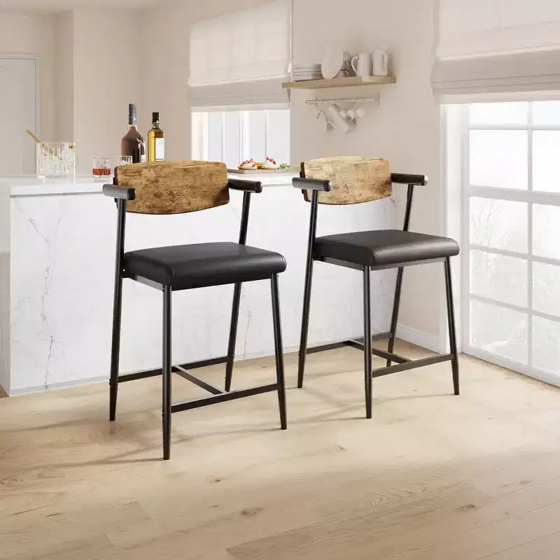 Barhocker in Tresenhöhe mit Armlehnen und Rückenlehne, gepolsterter Sitz und Metallgestell mit Fußstütze für Kücheninsel und Hausbar