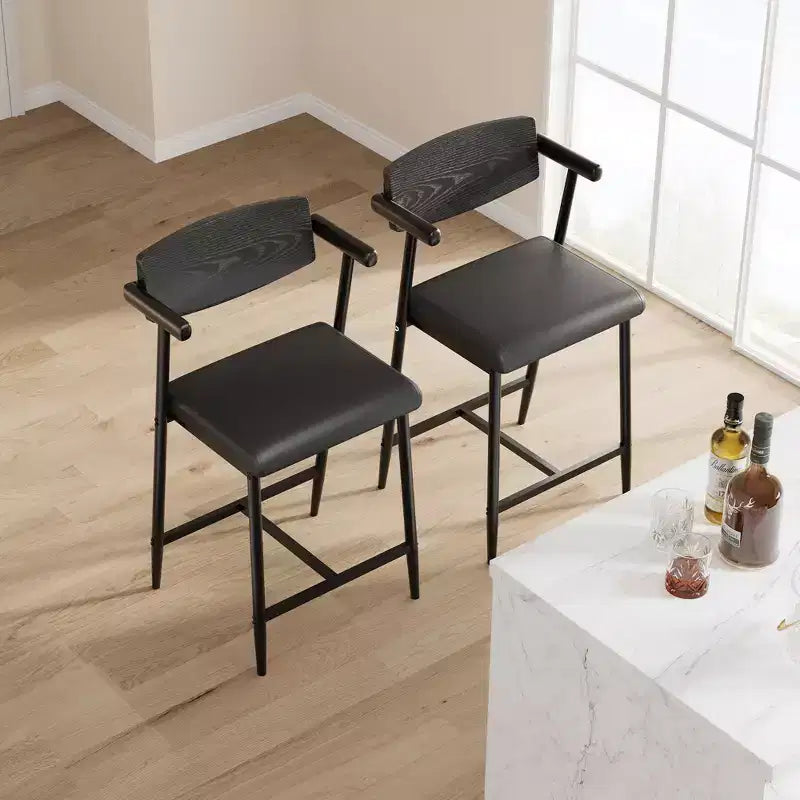 Barhocker in Tresenhöhe mit Armlehnen und Rückenlehne, gepolsterter Sitz und Metallgestell mit Fußstütze für Kücheninsel und Hausbar